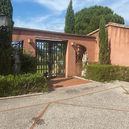 D'exception A Avec Piscines Interieures Et Exterieures Villa