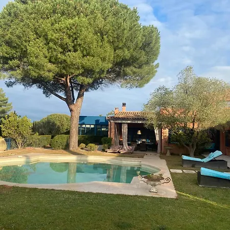 D'exception A Avec Piscines Interieures Et Exterieures Palaja