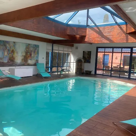 D'exception A Avec Piscines Interieures Et Exterieures Palaja